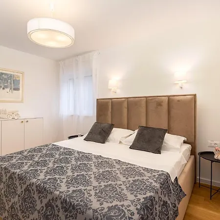 Luxury Diana Apartment *